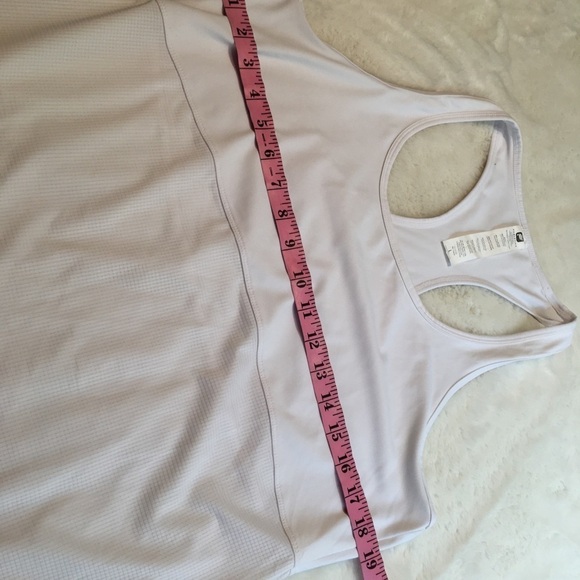 Fabletics white tank top size large - Picture 4 of 7